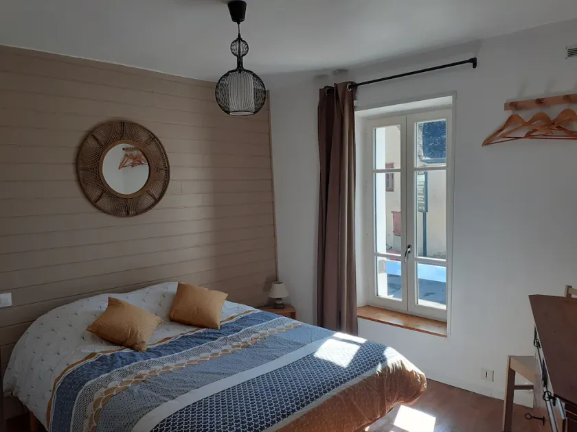 Angel's'unusual 2-star gîte in the heart of Josselin  - Image 1