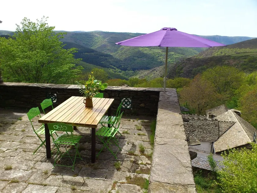 Maison traditionnelle à St Julien d'Arpaon avec sublime vue - Image 1