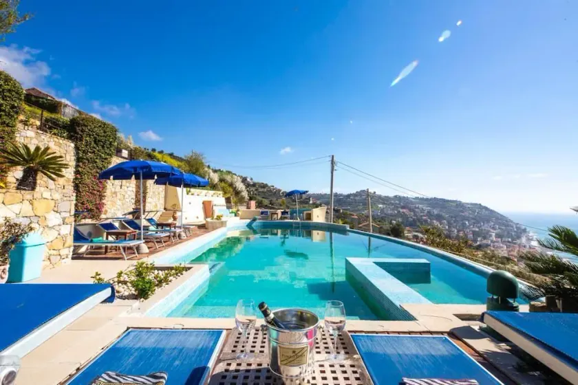 Beautiful 8 bedroom Villa overlooking the Ligurian sea - Image 1