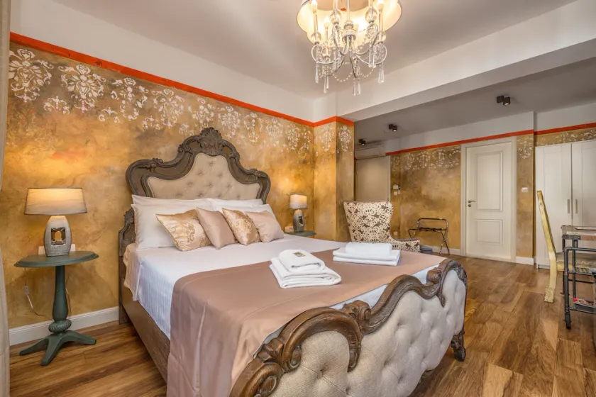 Early booking 25% off - Image 1