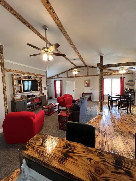Cozy, Quaint, Beautiful Cottage- 5 Mins From Downtown - Image 1
