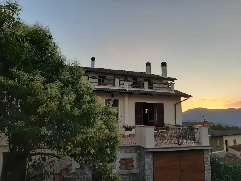Beautiful mountain home with spectacular views - Image 1