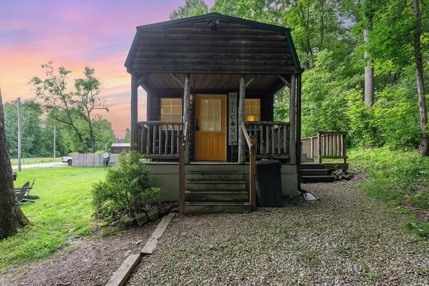 Acorn Cottage at Hocking Vacations - Image 1