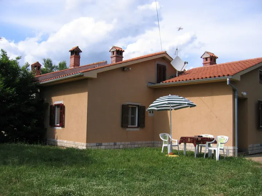 Tranquility of countryside 500m from the city center and 4km from the sea - Image 1