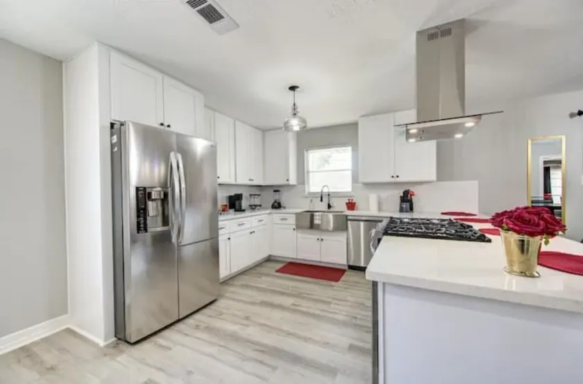 Home near Chemical Plant- Long Term stay- Easy access to highway - Image 1