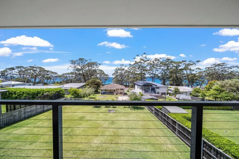 Days By The Bay at Hyams Beach - Image 1