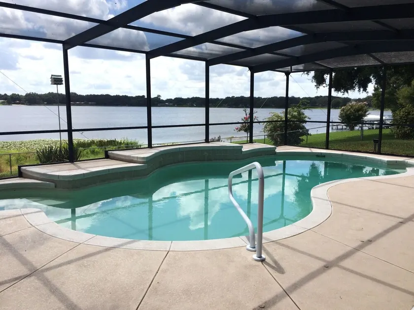 Stunning Lake Front Home on Lake Whistler - Perfect for all the Family to Enjoy! - Image 1