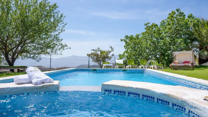 Landejendom i Sierra de Bédar med swimmingpools og jacuzzi - Image 1