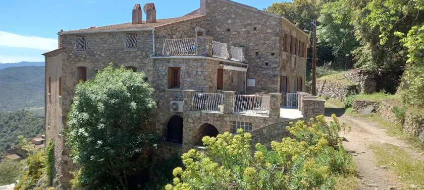 CHARACTER HOUSE NEAR GORGES D'ASCO - Image 1