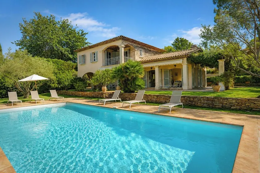 6 bedroom villa 10 minutes walk from the center of Saint Tropez - Image 1