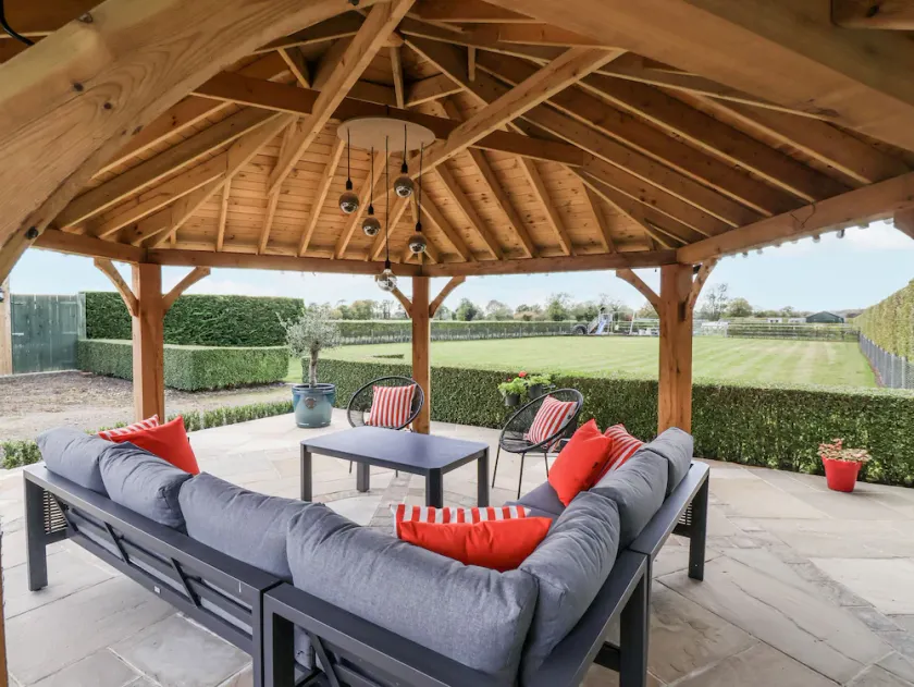 Pear Tree Cottage - Image 1