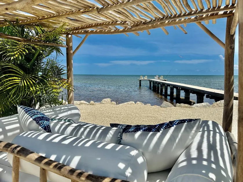 Private Oceanfront: Heated Pool, Paddleboards & Kayaks - 180 degree ocean views - Image 1