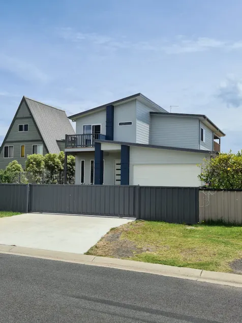 4 bedrooms, large deck, park views - Image 1