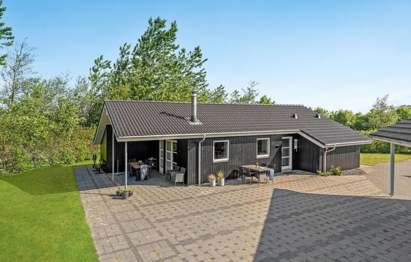Cozy home in Tarm with kitchen - Image 1