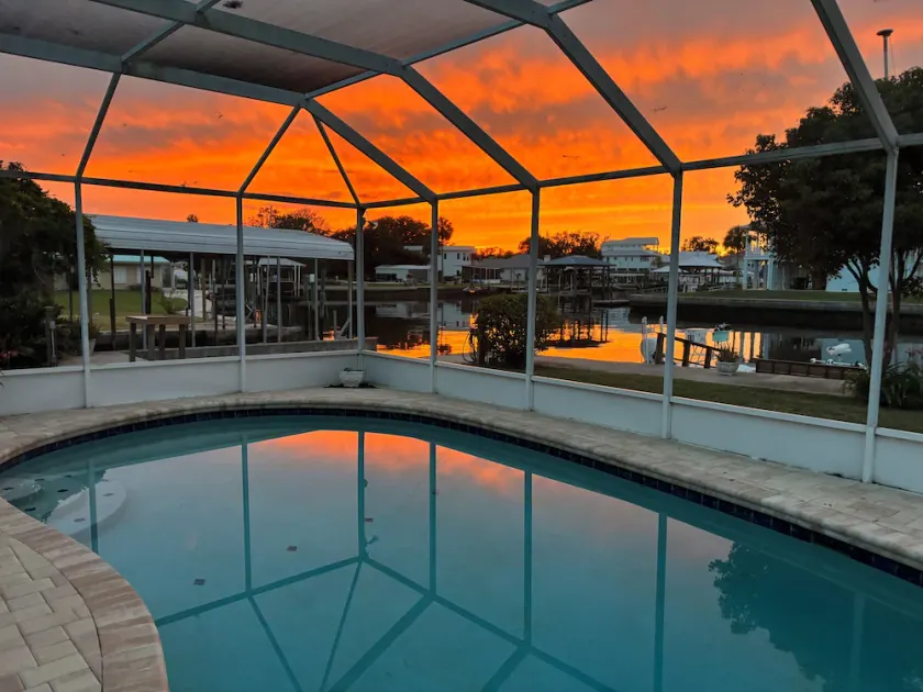 Top 10 Home in Crystal River - LAST MINUTE DISCOUNT Waterfront/Pool/Kayaks/Pet - Image 1