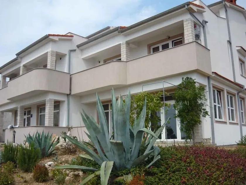 Holiday apartment with terrace and air conditioning - Image 1