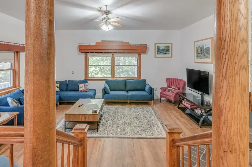 ABOVE IT ALL - UNIQUE MOUNTAIN RETREAT SLEEPS 15 W/REC ROOM - Image 1