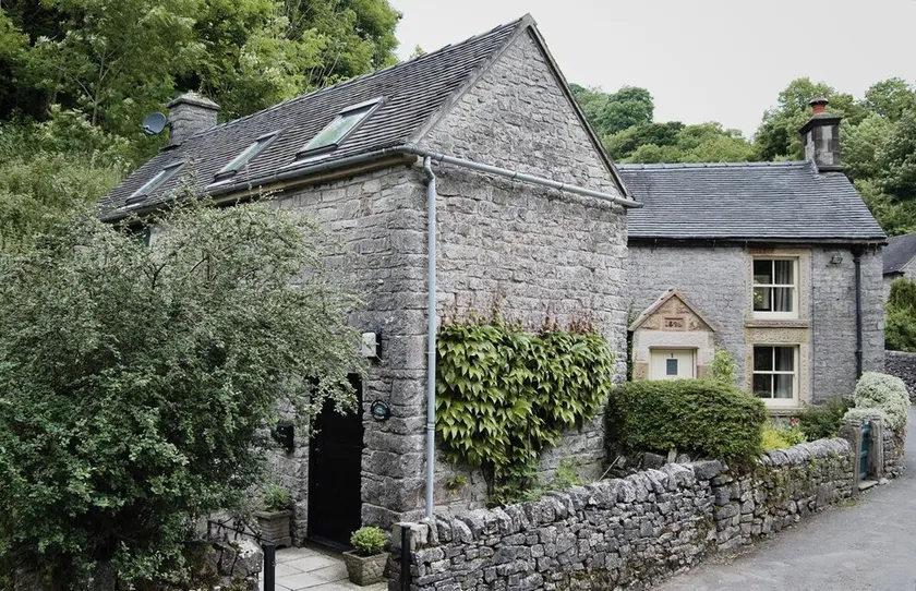 Old Millers Cottage, Dovedale, Derbyshire / fronteiras de Staffordshire - Image 1