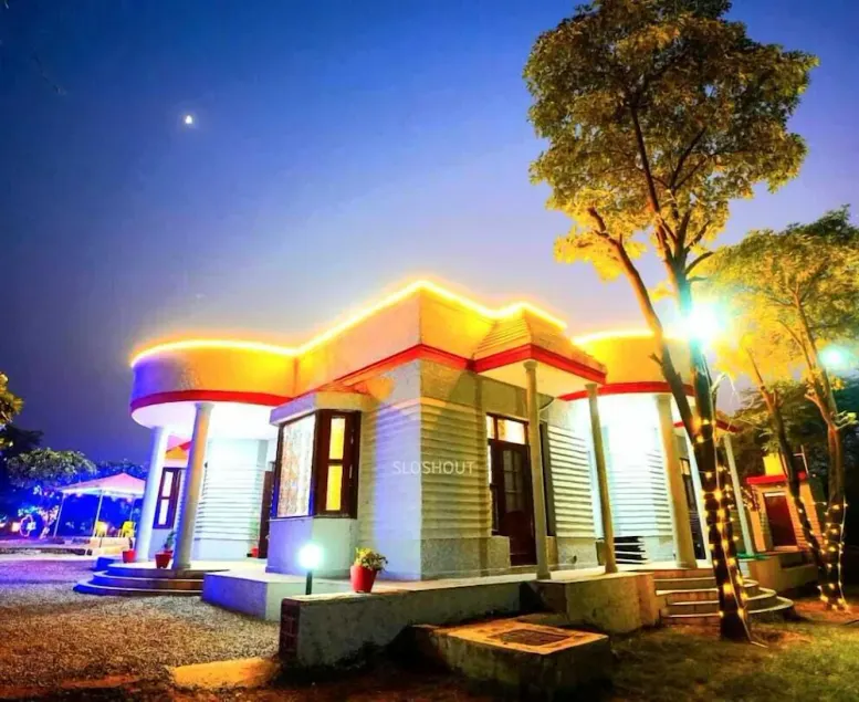 Super Luxury Farmhouse - Image 1