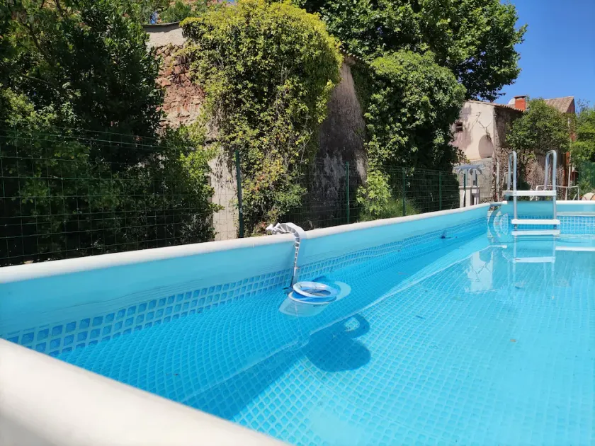 House with swimming pool in quiet countryside close to beaches - Image 1