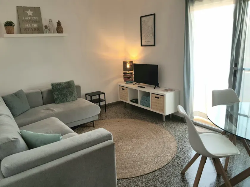 Härlig ljus lägenhet, 550mtr av stranden och gratis Wifi - Image 1