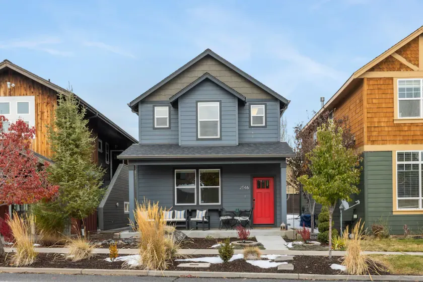 Modern Luxury Base Camp with 3 King Beds 1 Mile to Downtown Bend, 5-Star Reviews - Image 1