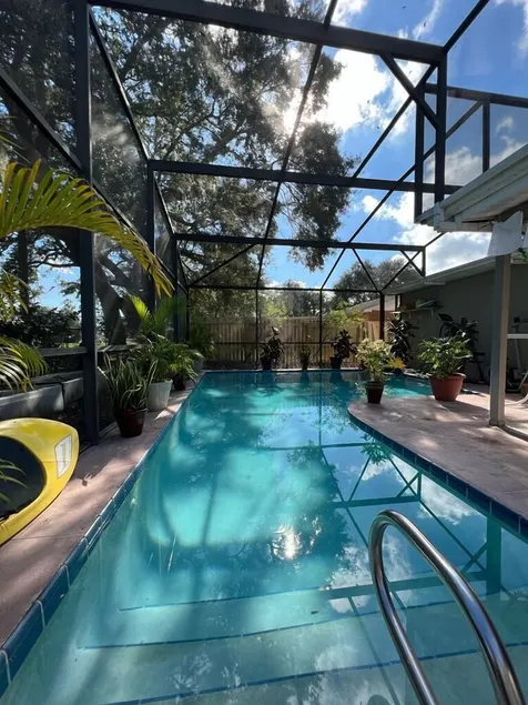 Huge, Modern, 5 - Star Studio Apartment - Image 1