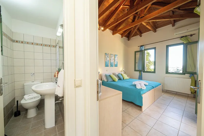 Three-Bedroom Seafront Villa, Brio Complex | Private Pool & Jetty | Sleeps 6–8 - Image 1