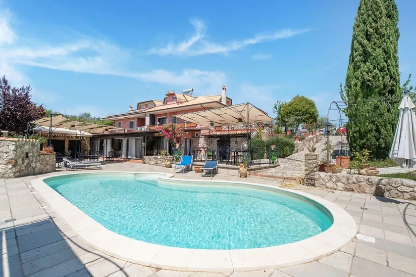 Villa i Monterotondo med Pool & Tiber Udsigt - Image 1
