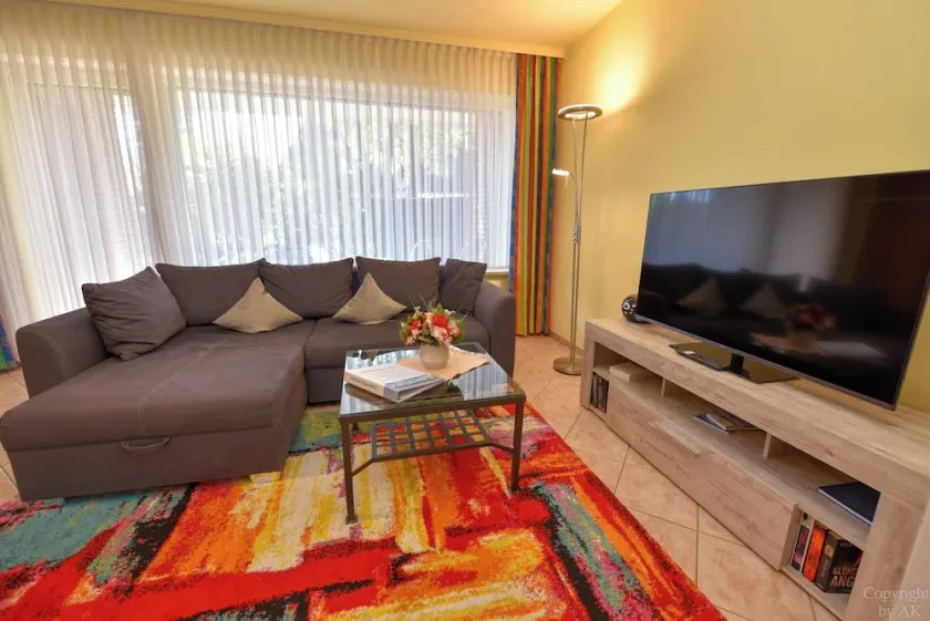 Komfortabel Modernisiertes 2-raum-appartement im Erdgeschoss Haus LUV - Image 1