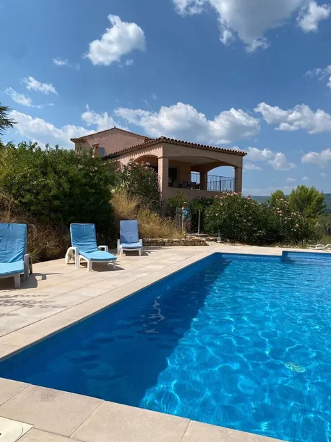Villa med enestående udsigt over den provencalske landsby, swimmingpool og aircondition. - Image 1