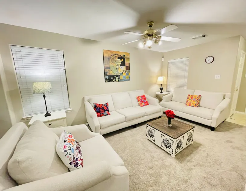 Spacious 3BR in Rosenberg | w/ 30-Day Discounts! 45 mins from FIFA stadium\n - Image 1