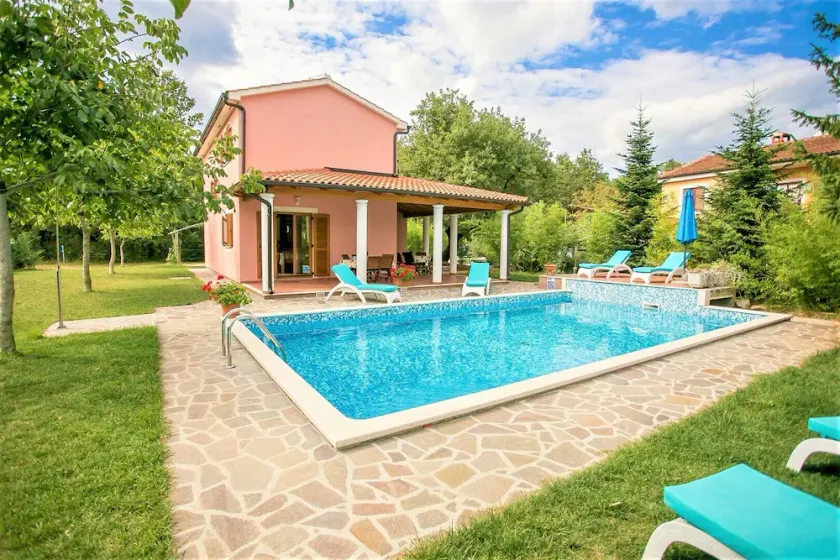 Villa con terrazza, barbecue e piscina privata - Image 1