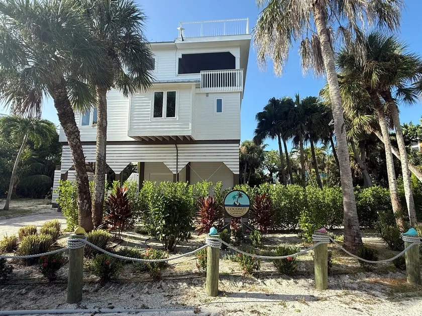 Coconut Castaway - Ocean Views, Walk to Beach, Golf Cart, Club Pool - Image 1