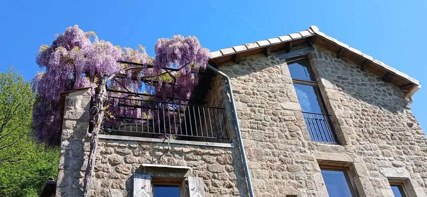 Cottage with BBQ, garden & terrace | Mountain view - Image 1