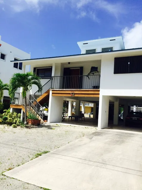 Great home in a wonderful small neighborhood - Image 1