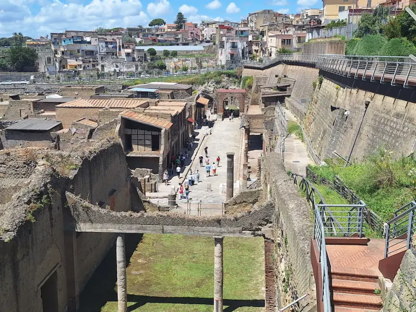 Garden House Ercolano - Image 1