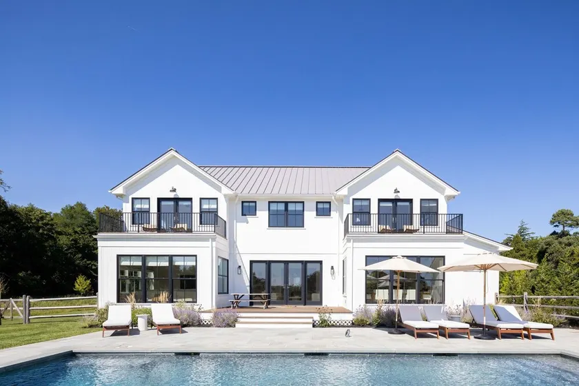 Modern Farmhouse Private Estate, 6.5 acres - Image 1