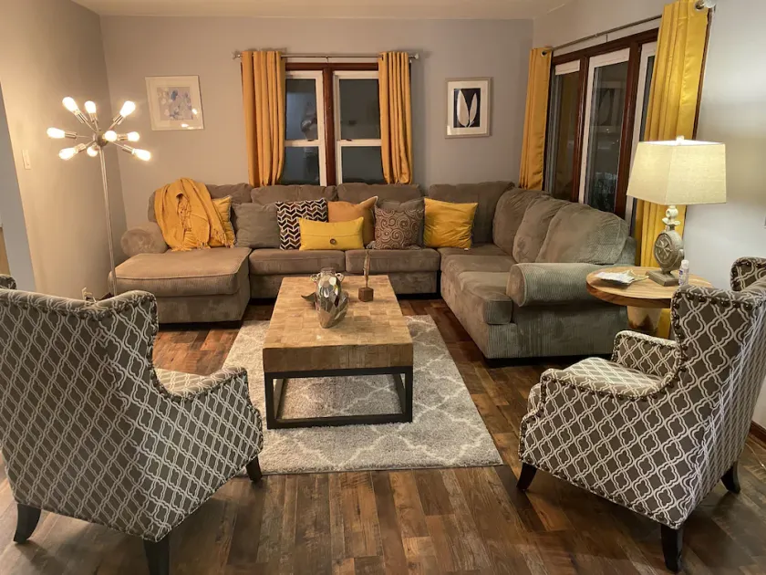 Brick Tudor Vacation Rental House Close To Lake Michigan And Downtown - Image 1