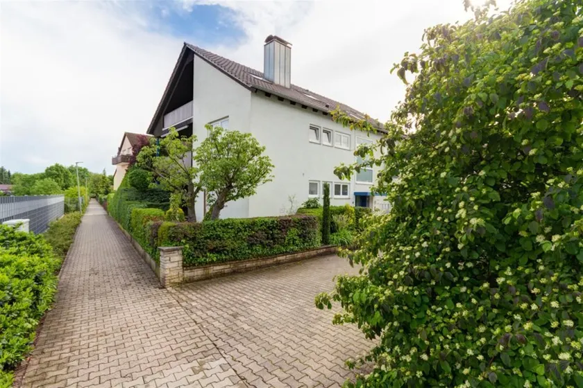 Apartment with a View – modern living above the rooftops - Image 1