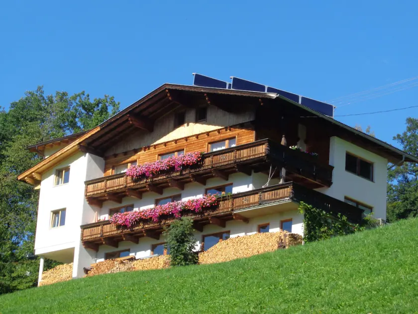 Acogedor apartamento con una vista fantástica de las montañas de Zillertal. - Image 1