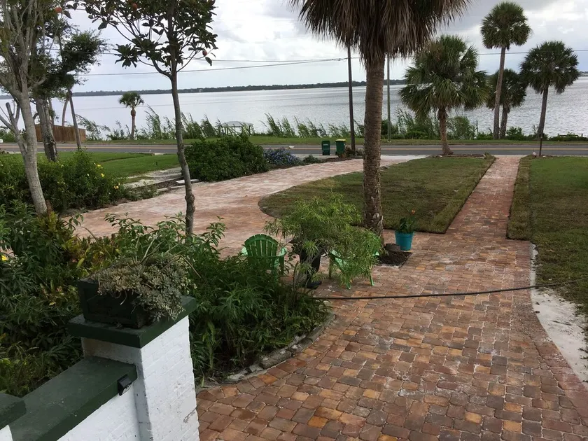 Historic Strong Haven a Southern Gem on Indian River - - Image 1