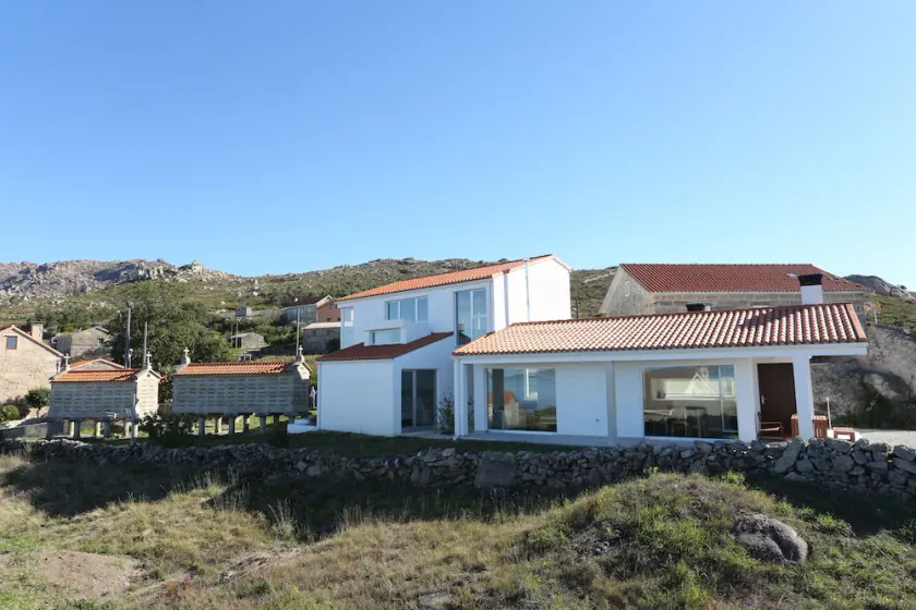 MODERN HOUSE NEAR THE BEST BEACHES OF GALICIA - Image 1