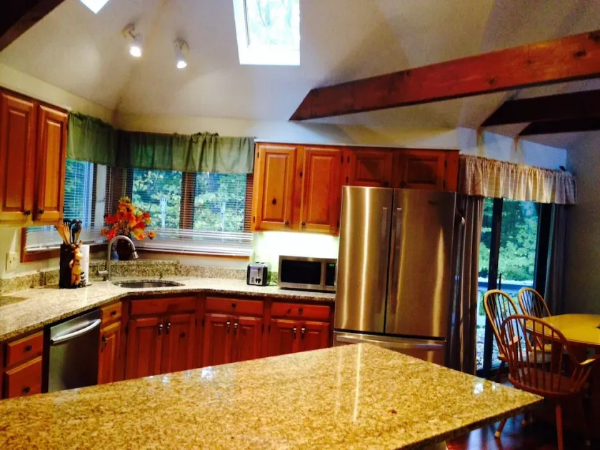 Spacious 3 Bedroom Next To Attitash /North Conway/Storyland - Image 1