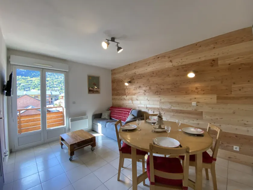 Appartement chaleureux avec vue sur montagne - Image 1