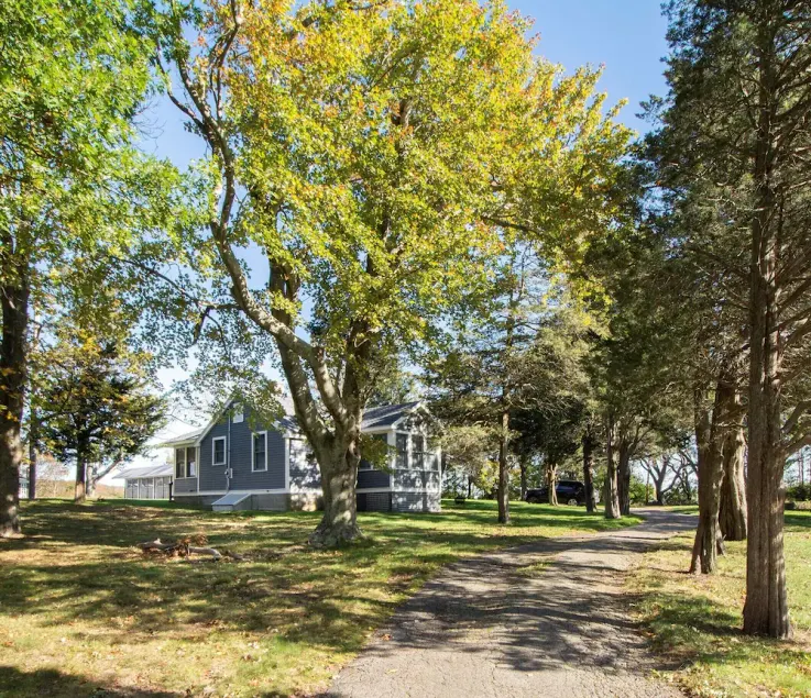 Cozy 2/2 in a serene, park-like setting, near Minot Beach & coastal marshes - Image 1
