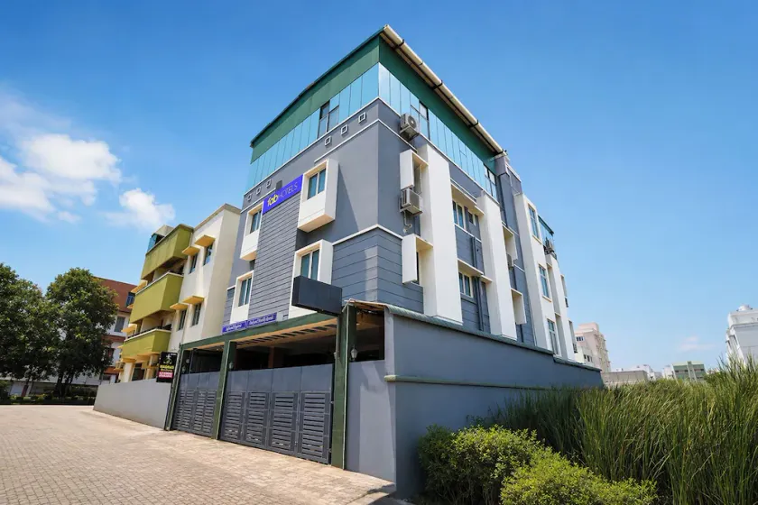 Fabhotel Madras Residency - Image 1