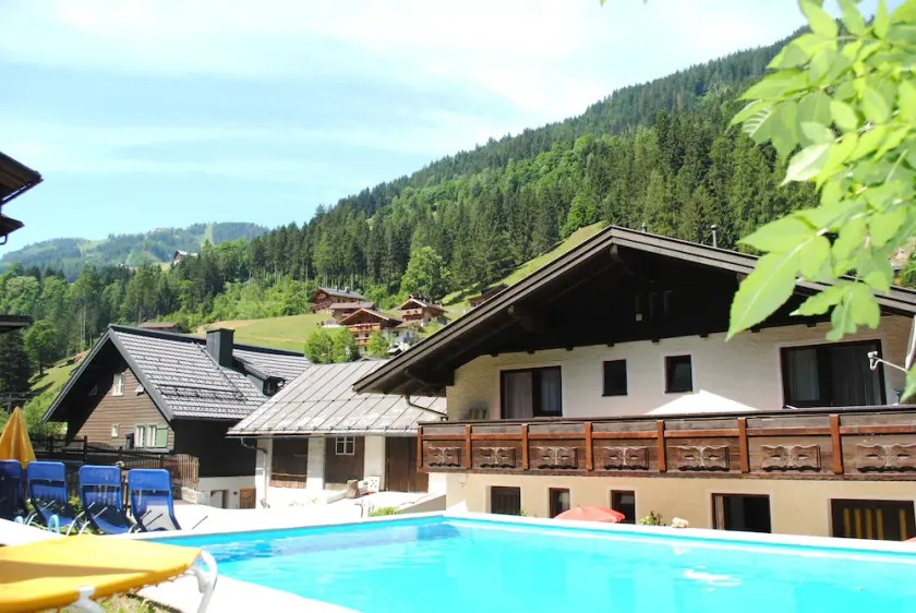 Naturhaus Andrea med specielle vandreoplevelser ferielejlighed & pool - Image 1