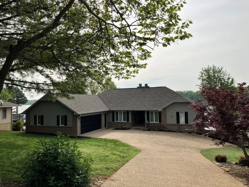 \"The Lake House at Bella Vista\"...... LAKEFRONT access to beautiful Loch Lomond! - Image 1