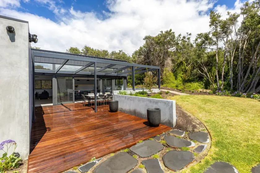 CONTEMPORARY, MODERN, SPACIOUS & STYLISH ROSETTA, SORRENTO - Image 1